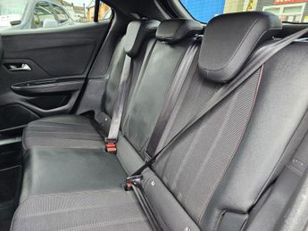 VAUXHALL MOKKA ELECTRIC AUTOMATIC 50kWh SRi Nav Premium SUV 5dr Electric Auto (136 ps)