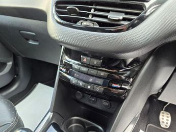 PEUGEOT 2008 1.6 VTi Feline SUV 5dr Petrol Manual Euro 5 (Mistral) (120 ps)