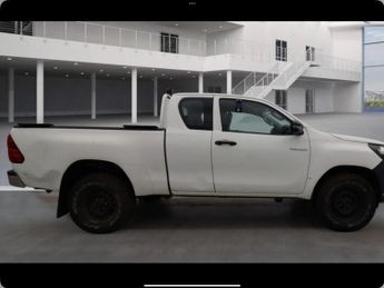 Toyota Hi Lux 2.4 D-4D Active Pickup Extended Cab 4dr Diesel Manual 4WD Euro 6