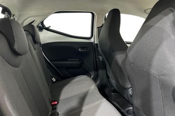 TOYOTA AYGO 1.0 VVT-i x-play Hatchback 5dr Petrol Manual Euro 6 (s/s) (71 ps