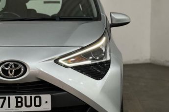 TOYOTA AYGO 1.0 VVT-i x-play Hatchback 5dr Petrol Manual Euro 6 (s/s) (71 ps