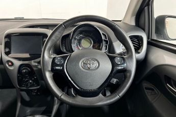 TOYOTA AYGO 1.0 VVT-i x-play Hatchback 5dr Petrol Manual Euro 6 (s/s) (71 ps