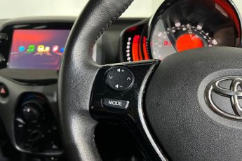 TOYOTA AYGO 1.0 VVT-i x-play Hatchback 5dr Petrol Manual Euro 6 (s/s) (71 ps