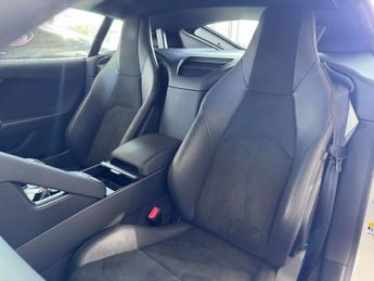 JAGUAR F-TYPE 5.0 V8 R-Dynamic Coupe 2dr Petrol Auto AWD Euro 6 (s/s) (450 ps)
