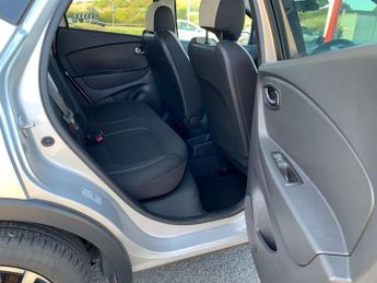 RENAULT CAPTUR 1.5 dCi ENERGY Iconic SUV 5dr Diesel EDC Euro 6 (s/s) (90 ps)