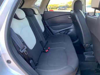 RENAULT CAPTUR 1.5 dCi ENERGY Iconic SUV 5dr Diesel EDC Euro 6 (s/s) (90 ps)