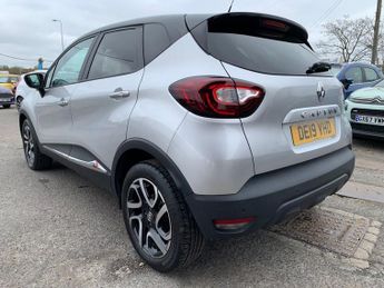 RENAULT CAPTUR 1.5 dCi ENERGY Iconic SUV 5dr Diesel EDC Euro 6 (s/s) (90 ps)