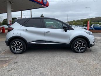 RENAULT CAPTUR 1.5 dCi ENERGY Iconic SUV 5dr Diesel EDC Euro 6 (s/s) (90 ps)