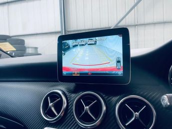 MERCEDES-BENZ A-CLASS 2.1 A200d AMG Line (Premium) Hatchback 5dr Diesel 7G-DCT Euro 6 