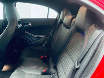 MERCEDES-BENZ A-CLASS 2.1 A200d AMG Line (Premium) Hatchback 5dr Diesel 7G-DCT Euro 6 