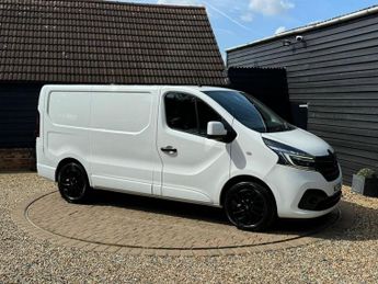RENAULT TRAFIC 2.0 dCi ENERGY 28 Black Edition Panel Van 5dr Diesel EDC SWB Sta