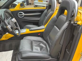 CHEVROLET SSR 6.0 V8 LS2 Auto 