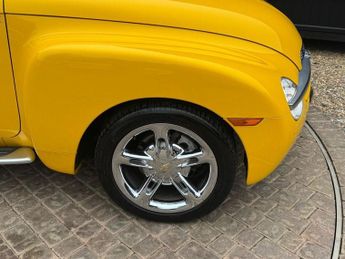 CHEVROLET SSR 6.0 V8 LS2 Auto 
