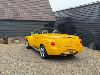 CHEVROLET SSR 6.0 V8 LS2 Auto 