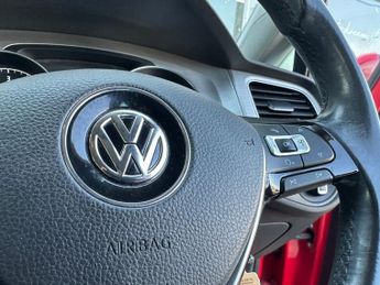 VOLKSWAGEN GOLF 2.0 TDI BlueMotion Tech Match Edition Hatchback 5dr Diesel DSG E
