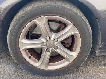 AUDI A4 2.0 TDI SE Saloon 4dr Diesel Multitronic Euro 5 (s/s) (143 ps)
