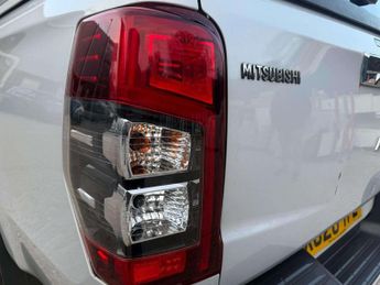 MITSUBISHI L200 2.2 DI-D DC Warrior Pickup Double Cab 4dr Diesel Auto 4WD Euro 6