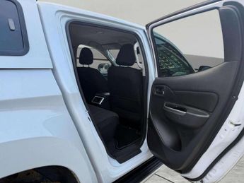 MITSUBISHI L200 2.2 DI-D DC Warrior Pickup Double Cab 4dr Diesel Auto 4WD Euro 6