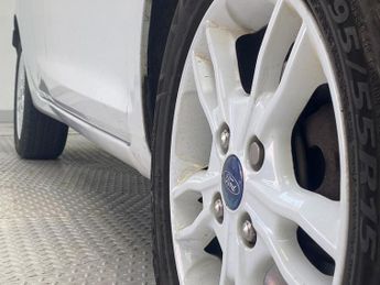 FORD FIESTA 1.0T EcoBoost Zetec White Edition Hatchback 5dr Petrol Manual Eu