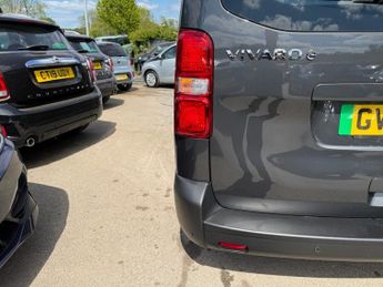 VAUXHALL Vivaro-e Life 75kWh Combi XL MPV 5dr Electric Auto LWB (9 Seat, 7.4kW Charger)