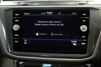 VOLKSWAGEN TIGUAN 2.0 TDI R-LINE DSG 5 DOOR