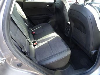 RENAULT CAPTUR 1.3 TCe S Edition SUV 5dr Petrol EDC Euro 6 (s/s) (130 ps)