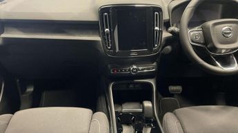 VOLVO XC40 Recharge 69kWh Core SUV 5dr Electric Auto (231 ps)