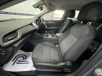 VAUXHALL INSIGNIA 1.5 Turbo D SE Nav Grand Sport 5dr Diesel Manual Euro 6 (s/s) (1