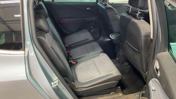 VAUXHALL ZAFIRA TOURER 2.0 CDTi SE MPV 5dr Diesel Auto Euro 5 (165 ps)