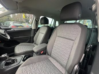 VOLKSWAGEN TIGUAN 1.5 TSI Life SUV 5dr Petrol DSG Euro 6 (s/s) (150 ps)