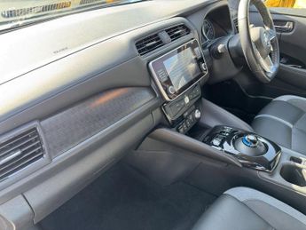 NISSAN LEAF 40kWh Tekna Hatchback 5dr Electric Auto (150 ps)