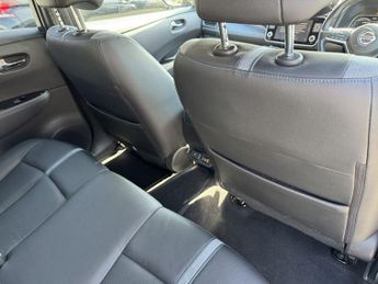 NISSAN LEAF 40kWh Tekna Hatchback 5dr Electric Auto (150 ps)