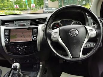 NISSAN NAVARA 2.3 dCi Tekna Pickup Double Cab 4dr Diesel Manual 4WD Euro 6 (s/