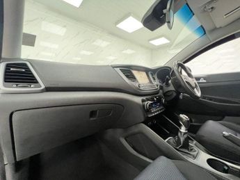 HYUNDAI TUCSON 1.7 CRDi Blue Drive SE Nav SUV 5dr Diesel Manual Euro 6 (s/s) (1