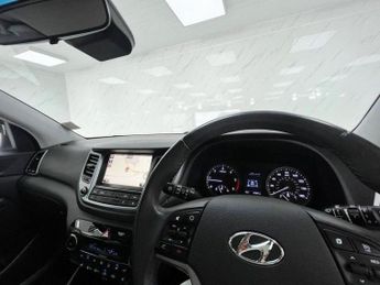 HYUNDAI TUCSON 1.7 CRDi Blue Drive SE Nav SUV 5dr Diesel Manual Euro 6 (s/s) (1