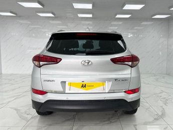 HYUNDAI TUCSON 1.7 CRDi Blue Drive SE Nav SUV 5dr Diesel Manual Euro 6 (s/s) (1