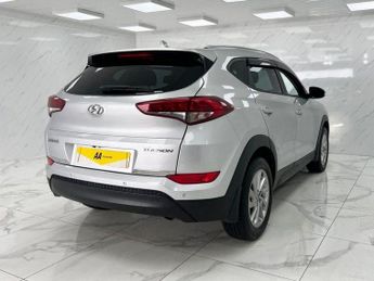 HYUNDAI TUCSON 1.7 CRDi Blue Drive SE Nav SUV 5dr Diesel Manual Euro 6 (s/s) (1