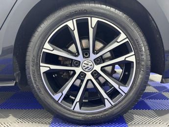 VOLKSWAGEN GOLF 2.0 TDI R-Line Hatchback 5dr Diesel DSG Euro 6 (s/s) (150 ps)