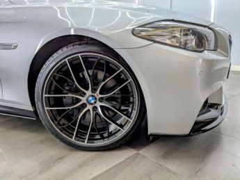 BMW 5 SERIES 3.0 530d M Sport Touring 5dr Diesel Auto Euro 6 (s/s) (258 ps)