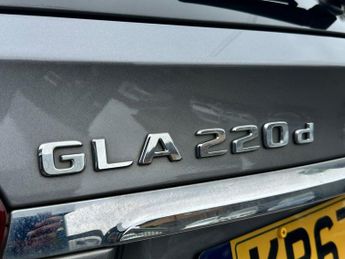 MERCEDES-BENZ GLA220 2.1 GLA220d AMG Line (Premium) SUV 5dr Diesel 7G-DCT 4MATIC Euro