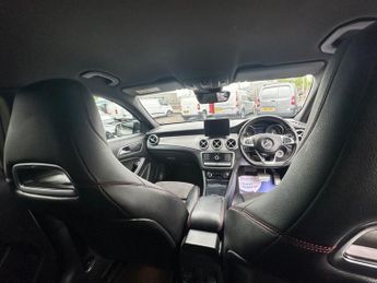 MERCEDES-BENZ 180 2.1 GLA220d AMG Line (Premium) SUV 5dr Diesel 7G-DCT 4MATIC Euro