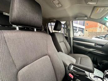TOYOTA HI-LUX 2.4 D-4D Icon Pickup Double Cab 4dr Diesel Auto 4WD Euro 6 (150 