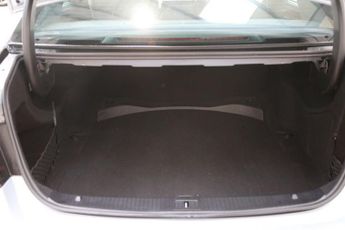 MERCEDES-BENZ E-CLASS 2.1 E220 CDI SE Saloon 4dr Diesel G-Tronic+ Euro 5 (s/s) (170 ps
