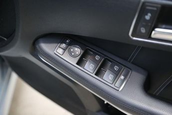 MERCEDES-BENZ E-CLASS 2.1 E220 CDI SE Saloon 4dr Diesel G-Tronic+ Euro 5 (s/s) (170 ps