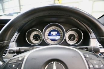 MERCEDES-BENZ E-CLASS 2.1 E220 CDI SE Saloon 4dr Diesel G-Tronic+ Euro 5 (s/s) (170 ps