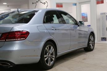 MERCEDES-BENZ E-CLASS 2.1 E220 CDI SE Saloon 4dr Diesel G-Tronic+ Euro 5 (s/s) (170 ps