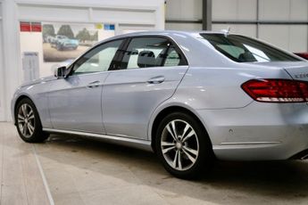 MERCEDES-BENZ E-CLASS 2.1 E220 CDI SE Saloon 4dr Diesel G-Tronic+ Euro 5 (s/s) (170 ps
