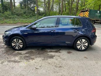 VOLKSWAGEN E-GOLF 35.8kWh e-Golf Hatchback 5dr Electric Auto (136 ps)