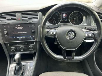 VOLKSWAGEN E-GOLF 35.8kWh e-Golf Hatchback 5dr Electric Auto (136 ps)