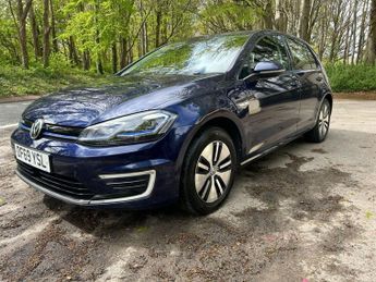 VOLKSWAGEN E-GOLF 35.8kWh e-Golf Hatchback 5dr Electric Auto (136 ps)